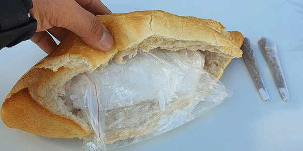 Uyuşturucuyu ekmeklerin arasına sakladılar