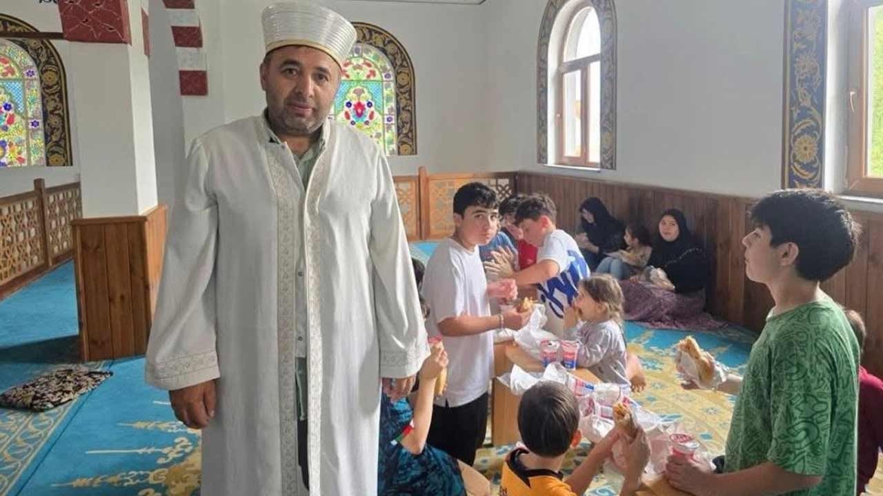 Cüzü bitirip Kur'an'a geçen miniklere ikram