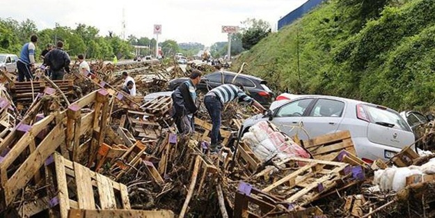 D-100 karayolu ulaşıma kapandı