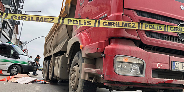 D-100 karayolunda feci kaza! Karşıdan karşıya geçmek istiyordu