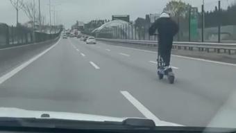 D-100'de skuterler otomobilleri solladı; hız kadranı 120 km'yi gösterdi