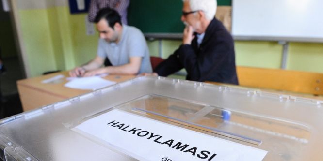 Bursa oy kullanmaya başlandı