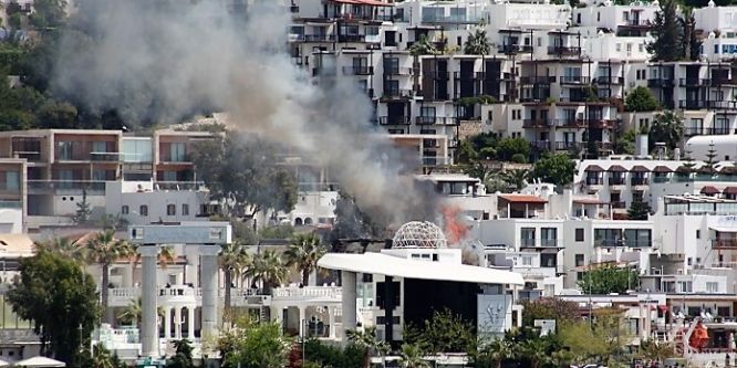 Bodrum’da eğlence mekanında yangın çıktı
