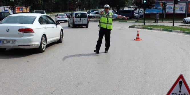 Bursa polisinden huzurlu sokaklar uygulaması