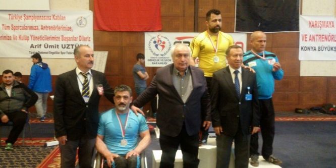 Büyükşehirli halterciler engel tanımadı