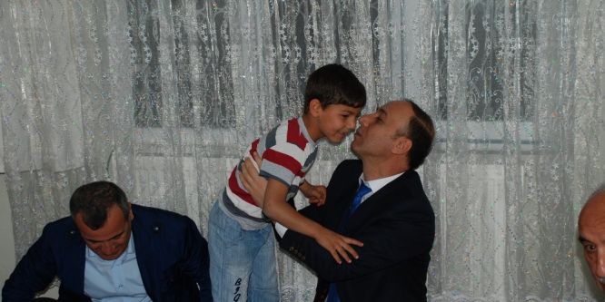Vali Erin yetimlerle iftar açtı