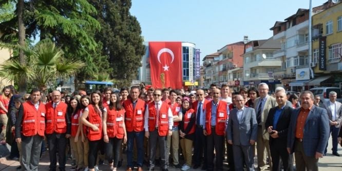 Gençler kan bağışı için seferber oldu