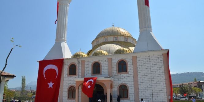 Ayşe Hatun Camii ibadete açıldı
