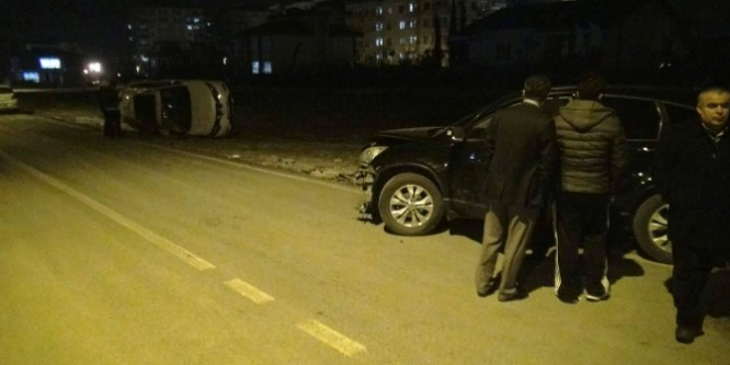 Malatya’da iki araç kafa kafaya çarpıştı: 3 kişi yaralandı