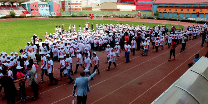 Vali Elban’dan sporculara 15 Temmmuz hediyesi