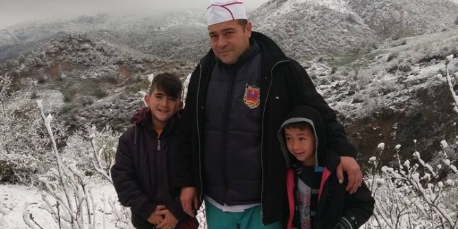 Selendi’ye Nisan ayında kar yağdı