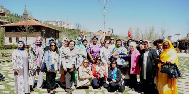 Büyükelçi eşleri Altınköy’de