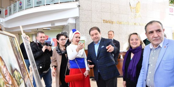 Rus Büyükelçi Karlov anısına resim sergisi açıldı