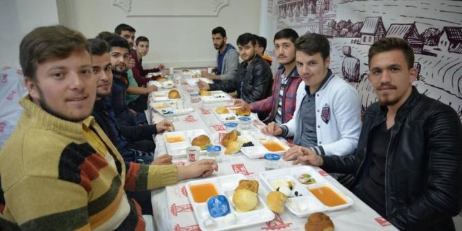 Bileciklilerin ilk sahur heyecanı