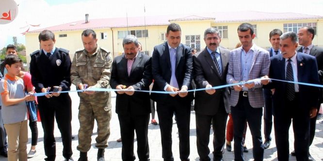 Gemerek’te TUBİTAK Bilim Fuarı açıldı