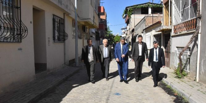 Nazilli Belediyesi sokakları bakıma aldı