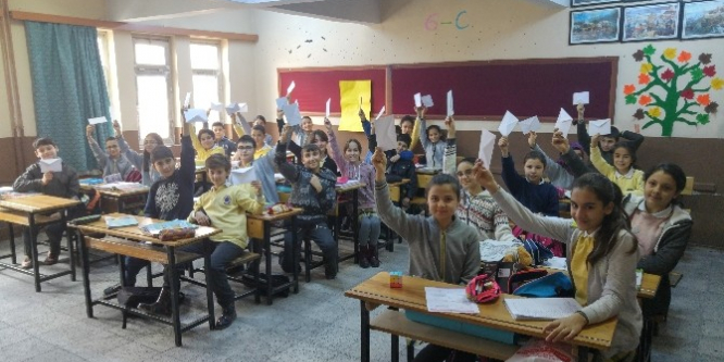 Kula’dan Viranşehir’e kardeşlik mektupları gönderdi