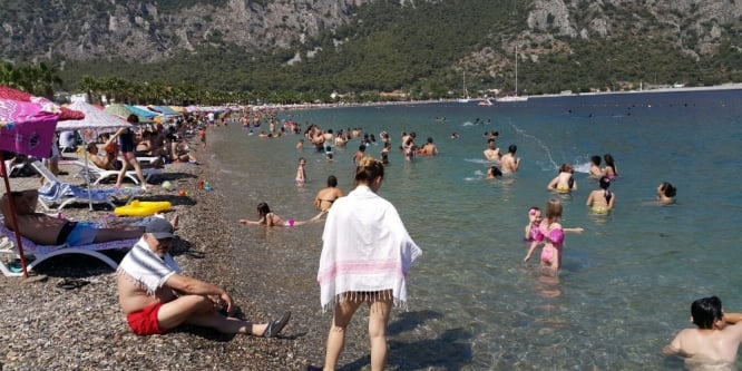 Milas’ta sahiller dolup taştı