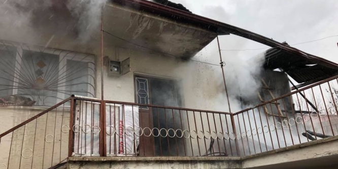 Elazığ’da 2 ayrı ev yangını