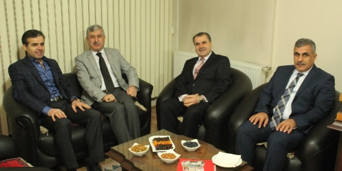 Başkan Uğur Polat Türkiye Gazetesini ziyaret etti