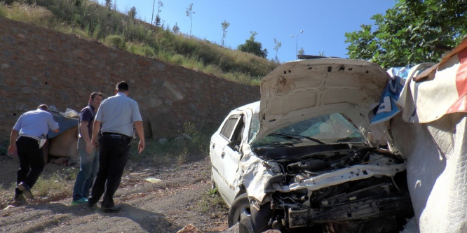 Otomobil uçuruma yuvarlandı: 1 ölü, 1 yaralı