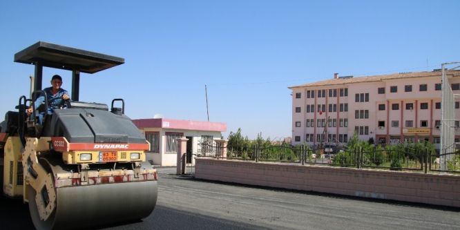 Büyükşehirden Akçakale’de sıcak asfalt hizmeti