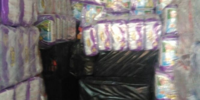 Çocuk bezine sarılı kaçak sigara ele geçirildi