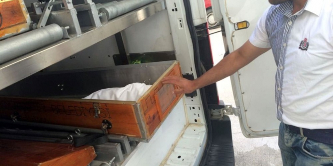 Beşik demirine sıkışan Suriyeli bebek hayatını kaybetti