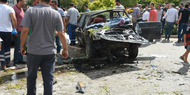 Makas atan otomobil dehşet saçtı: 5 yaralı