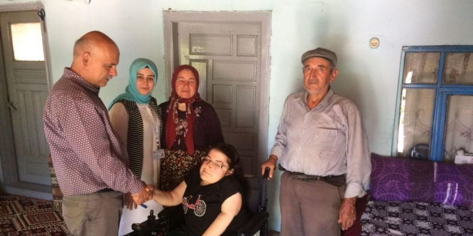 Akülü tekerlekli sandalyeler engellilere ulaştırılıyor