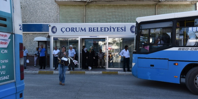 Çorum’da klimalı duraklar vatandaşı serinletiyor