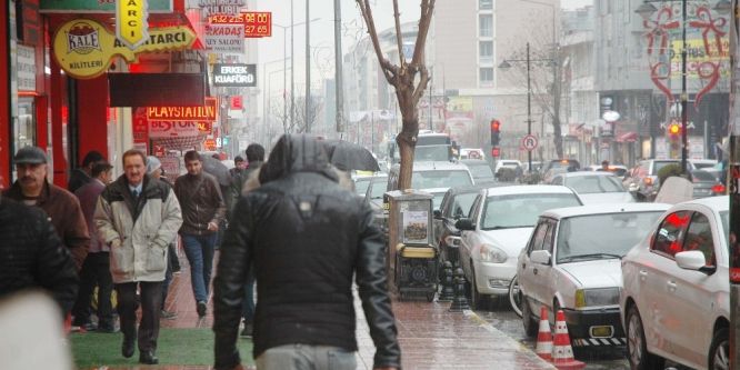 Van’da Nisan ayında kar yağışı