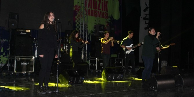 Kıyasıya yarıştılar