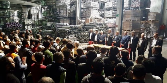 Milletvekili Koçer halı fabrikası çalışanları ile bir araya geldi