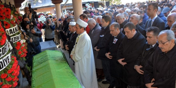 Naturoğlu, son yolculuğuna uğurlandı