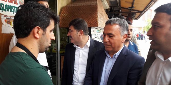 AK Parti teşkilatından Sur esnafına ziyaret