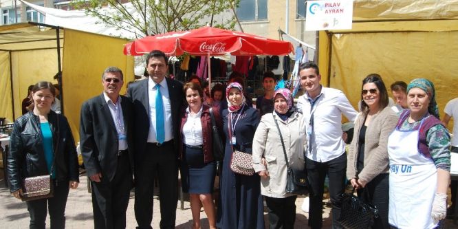 Okul yararına bahar kermesi düzenlendi