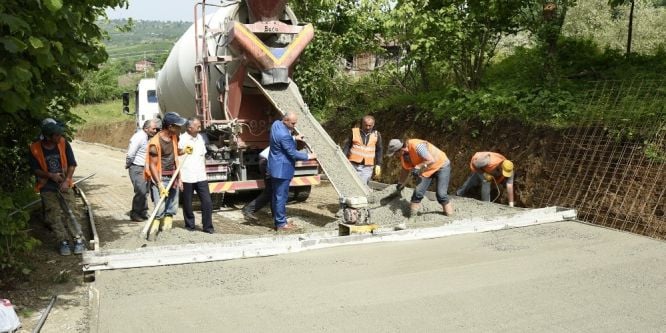 Tekkeköy Belediyesi'nden beton yol atağı