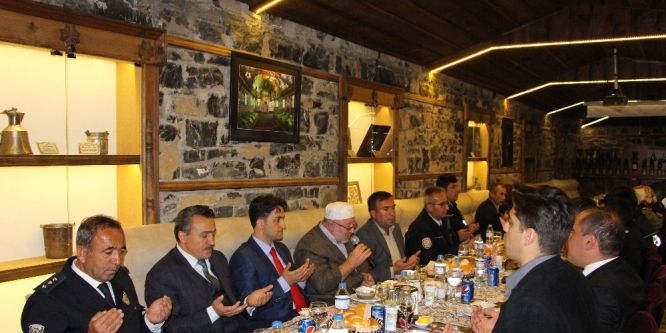 Başkan Tutal, polislerle yemekte bir araya geldi