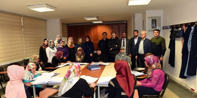 Görmeyen gözler KOMEK’te Kur’an ile aydınlanıyor