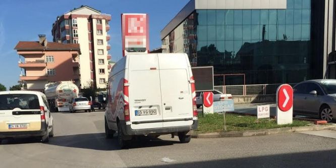 Minibüsün çarptığı öğretmen ağır yaralandı