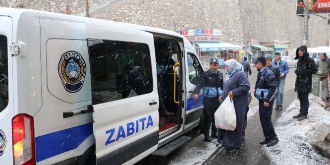 Bitlis’te dilenci operasyonu: 14 gözaltı!