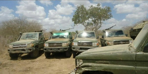 Mogadişu'da askeri üsse baskın