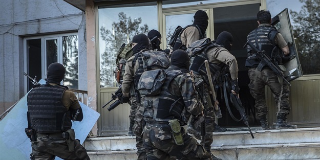 DAEŞ operasyonunda 3 Rus yakalandı