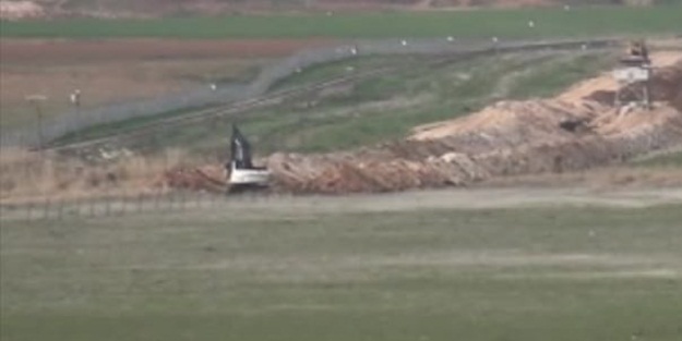 DAEŞ, Türkiye sınırında hendek kazdı