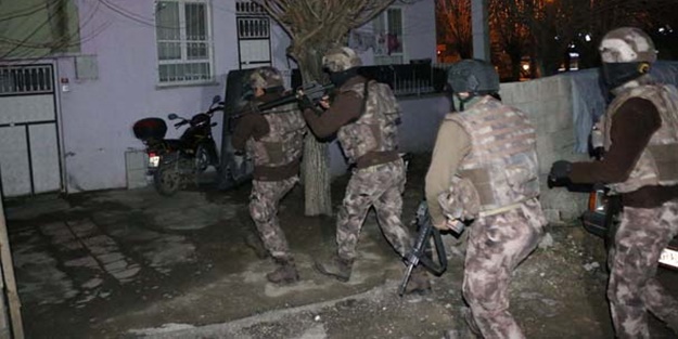 DAEŞ'e eş zamanlı operasyon! 512 kişi gözaltına alındı