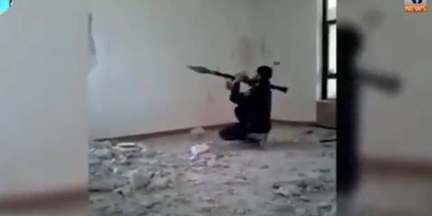 DAEŞ'li roketatarla kendini havaya uçurdu