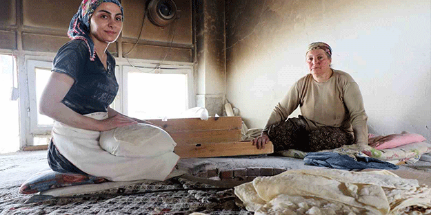 Dağ köyünden çıkıp açtığı fırında tandır ekmeği yaparak patron oldu