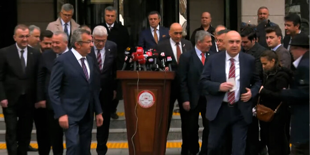 'Dağılın abi'... HDP sorusunu duyan CHP ve İYİ Partililer böyle topukladı!