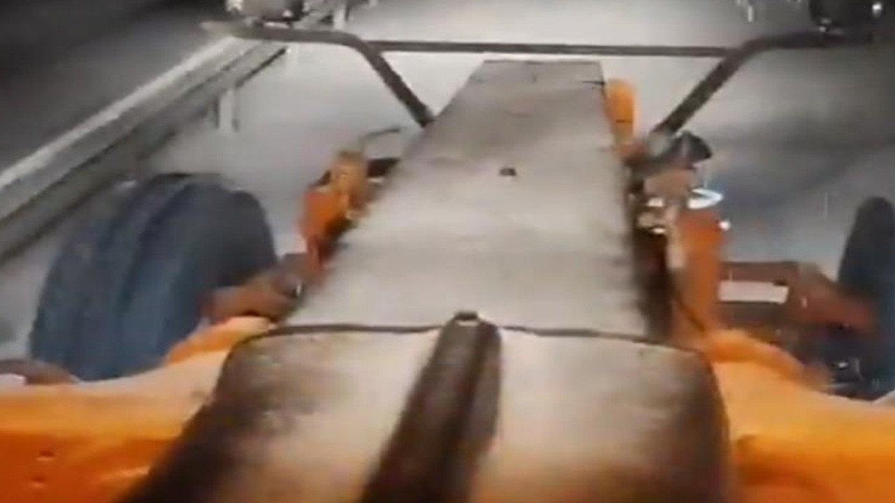 Dağlıca-Yüksekova Karayolu trafiğe kapandı